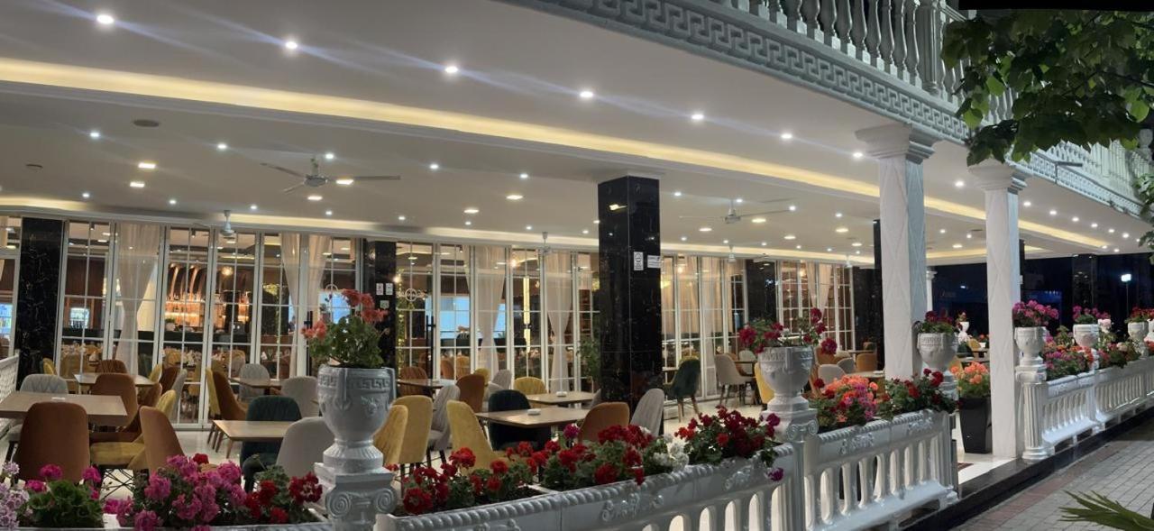 Ujvara Hotel غوليم المظهر الخارجي الصورة